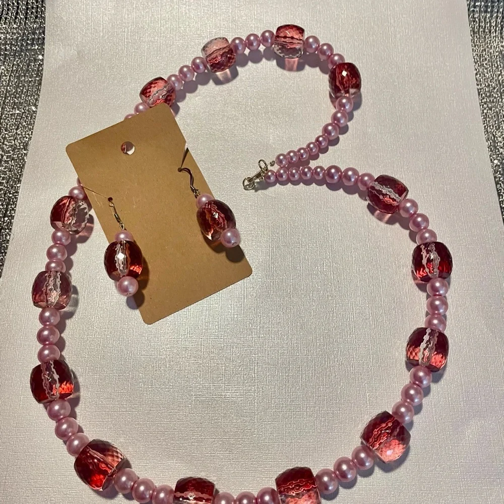Necklace & Pierced Earring Set with Pink and Red Beads. - Picture 3 of 9